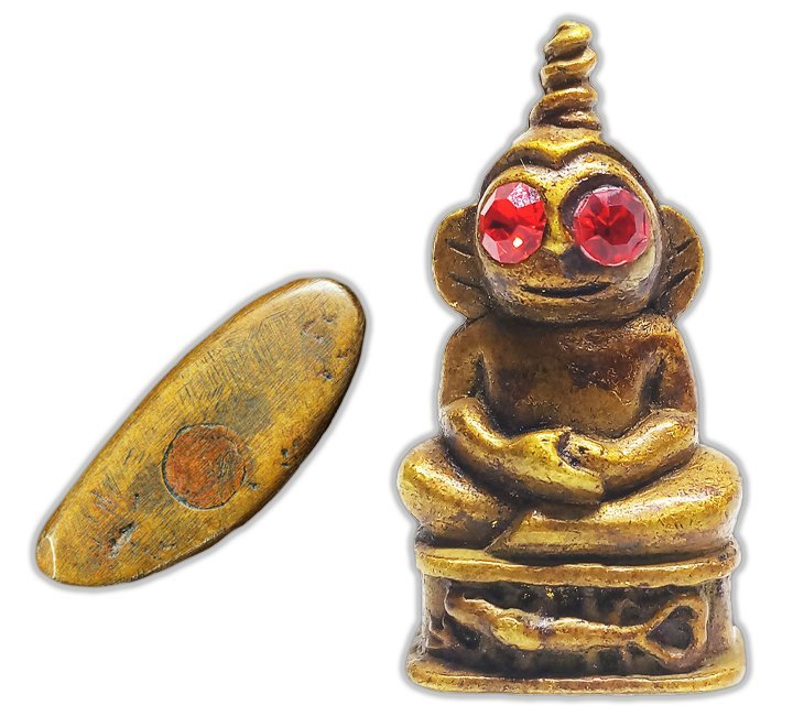 Ngang Ta Deang with a metallic ball in base
